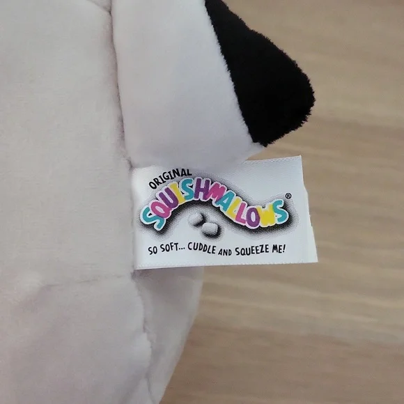 Gordon the Black Tipped Smiley Shark 8 inch Squishmallow - Picture 4 of 4